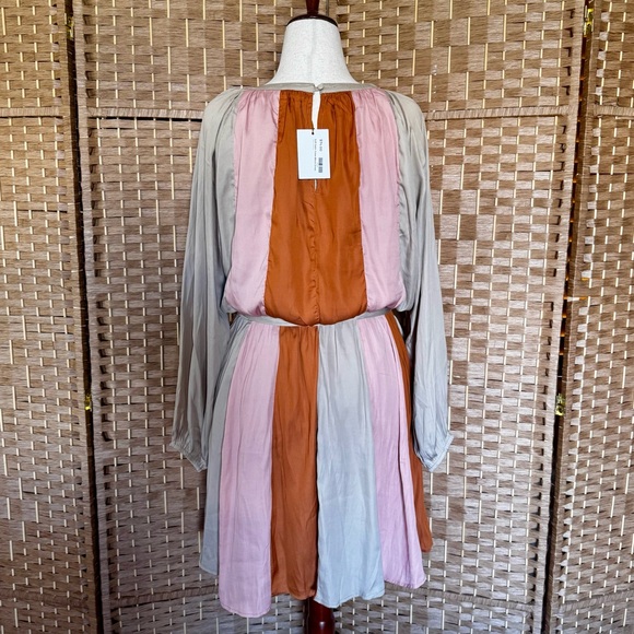 Never worn Olive & Leaf soft satin color block dress L - Picture 7 of 13